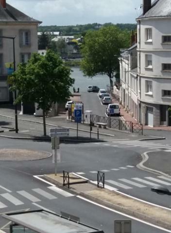Appt 2Eme Etage Sur L'Ile De Saumur Luaran gambar